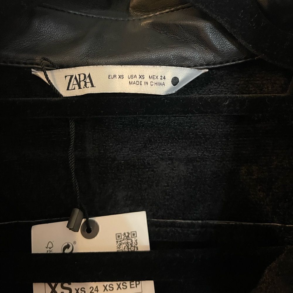 NWT Zara Faux Leather Button Down in Black Size XSmall! - Picture 3 of 4